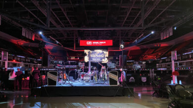 Stage Example Grand Entrance